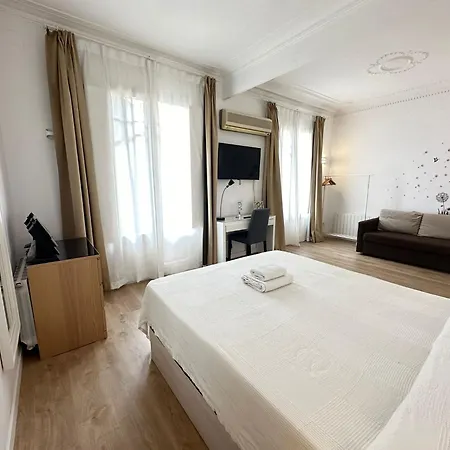 Flor Bed & Breakfast *